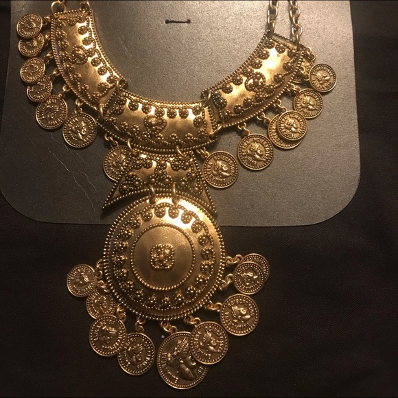 Sophia and Kate Fashion Jewelry Necklace. - Picture 2 of 2